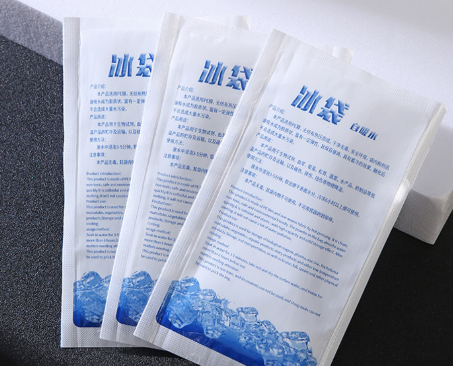 Holidaypac Non-Woven fabric material outside the gel pack to absorb the water 