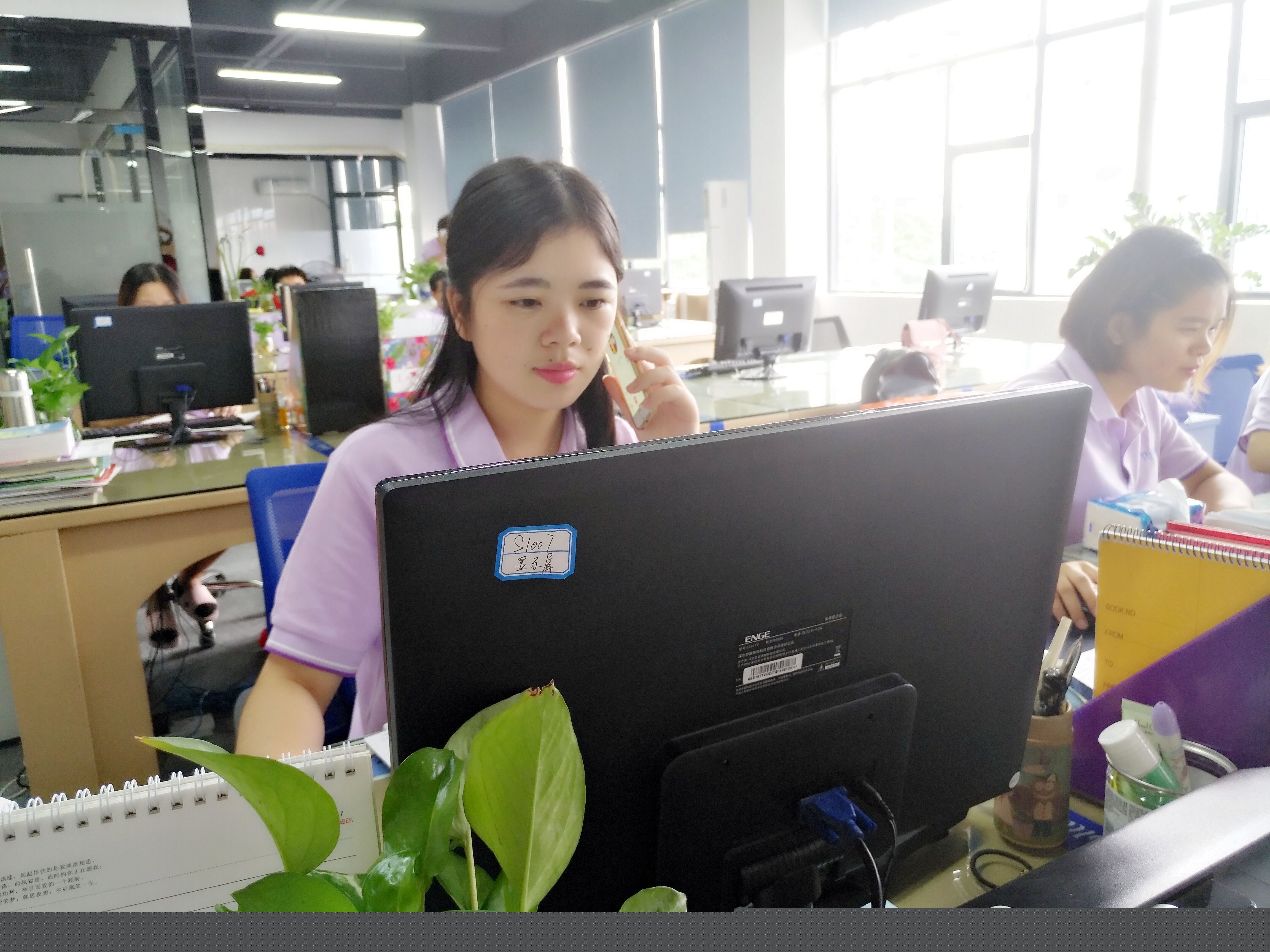 Holidaypac cardboard display and Packaging service team