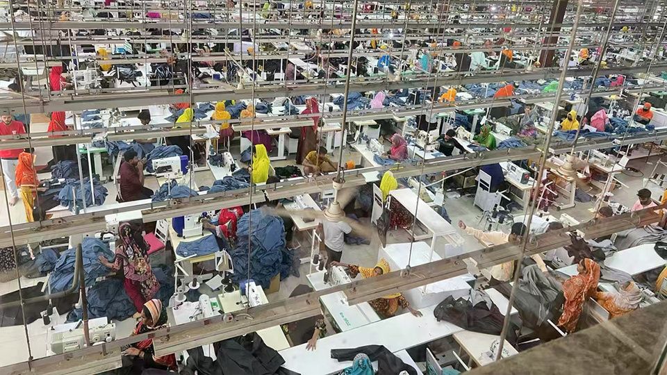 Reduce Tariff Risks with Holidaypac’s Bangladesh Apparel PDQ Production for Retail