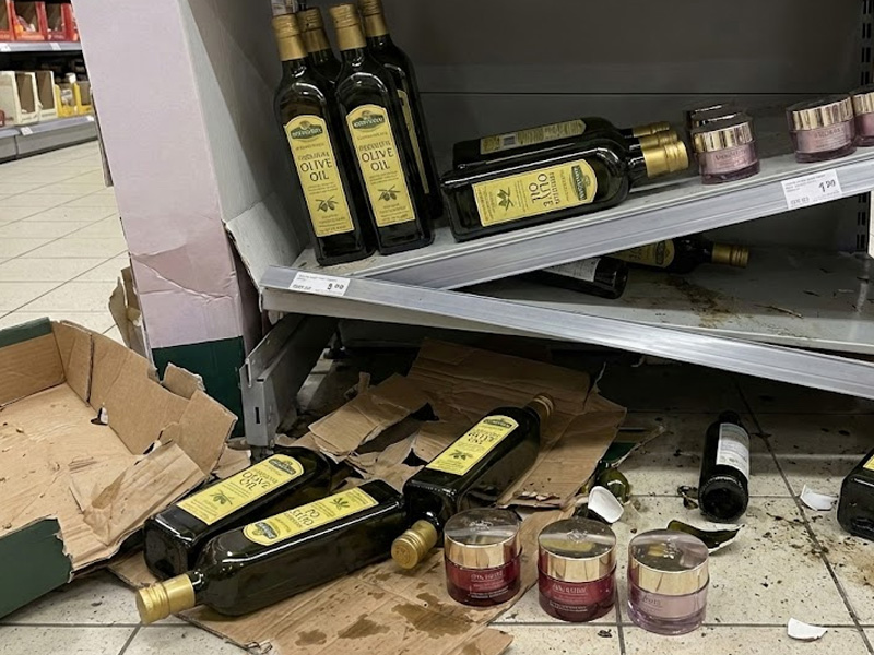 Why Do Cardboard Displays Collapse? A Guide to Structural Integrity & Load Bearing Why Do Cardboard Displays Collapse? A Guide to Structural Integrity & Load Bearing