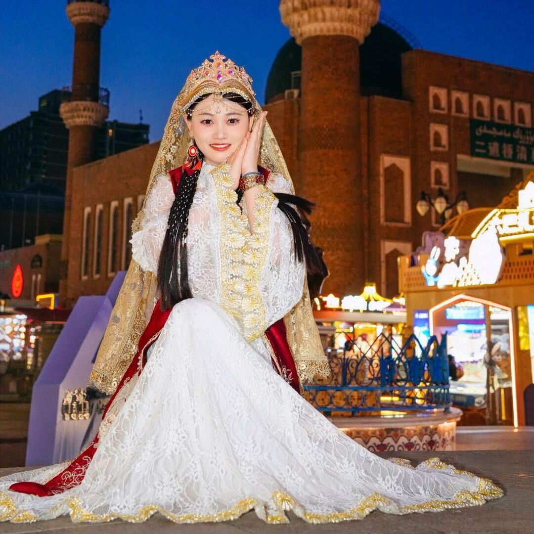 Crafting with Heart Guided by Nature