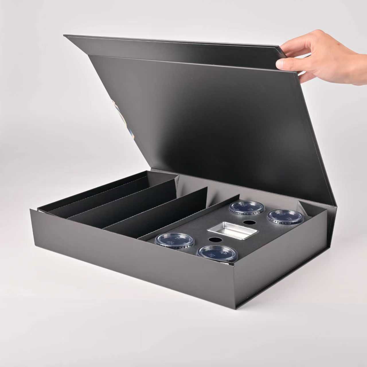 Premium Sushi Gift Box | Custom Foldable Magnetic Sushi Packaging Box with Dividers & Sauce Cup Tray | 42.5*31*7.5cm Wholesale - Holidaypac