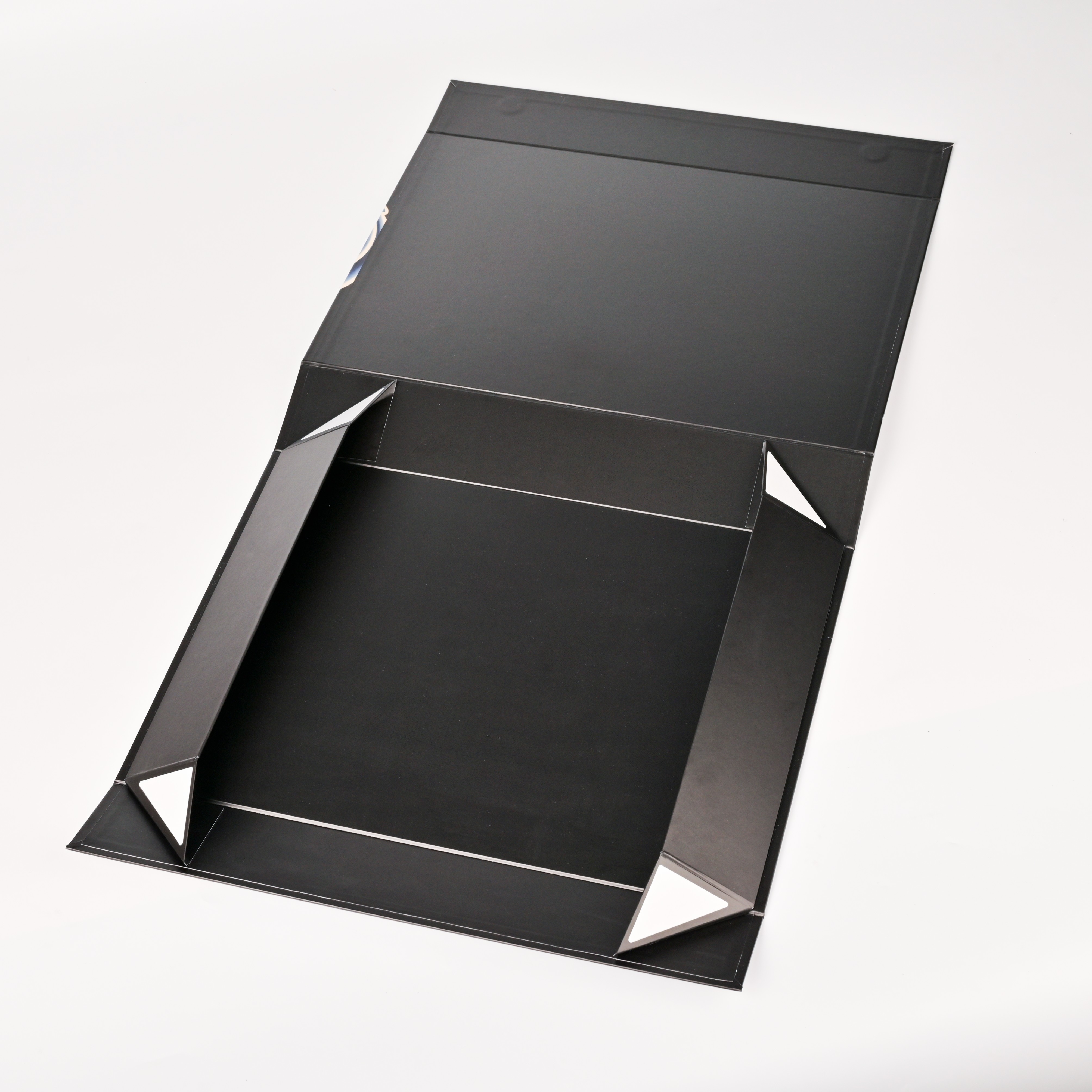 Premium Sushi Gift Box | Custom Foldable Magnetic Sushi Packaging Box with Dividers & Sauce Cup Tray | 42.5*31*7.5cm Wholesale - Holidaypac