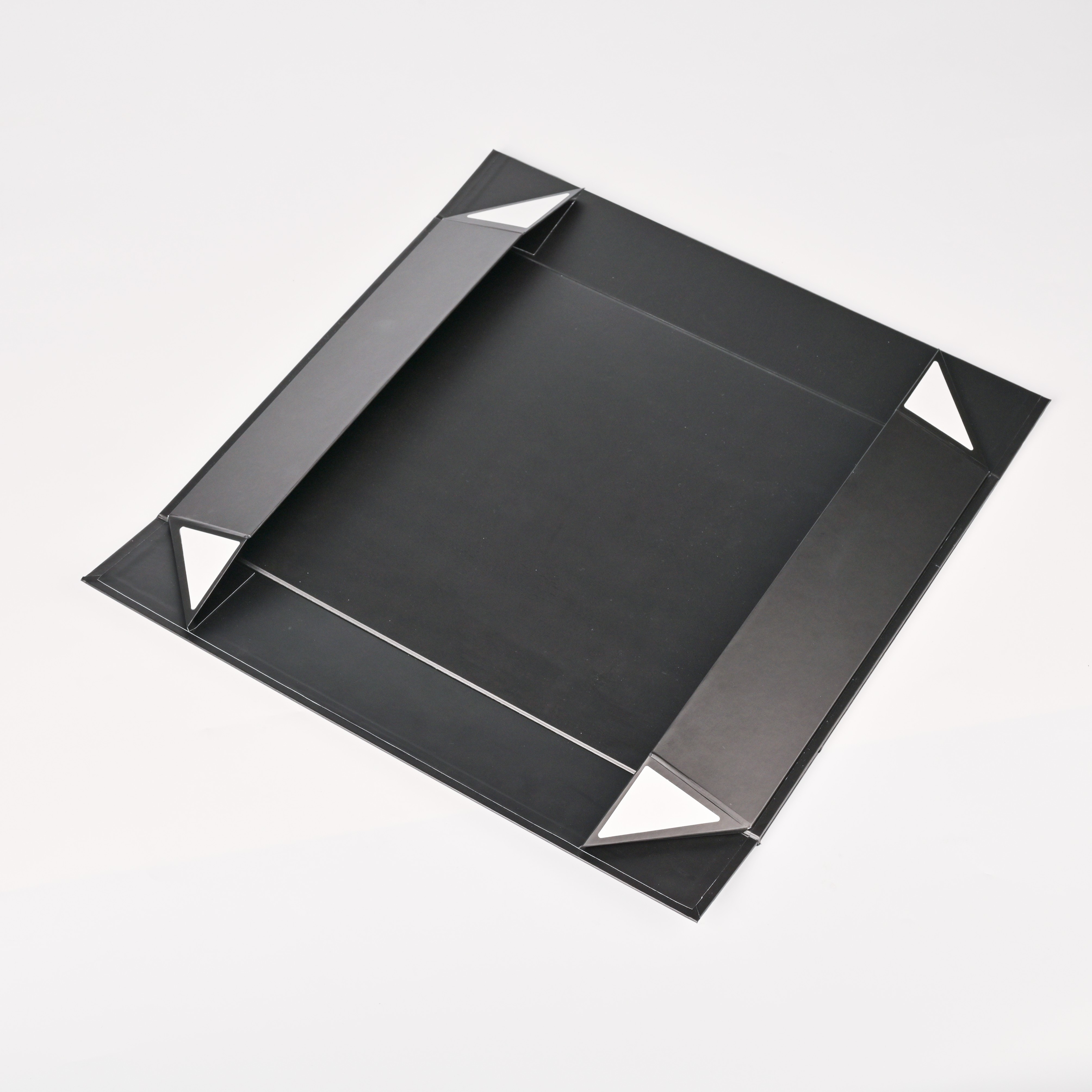 Premium Sushi Gift Box | Custom Foldable Magnetic Sushi Packaging Box with Dividers & Sauce Cup Tray | 42.5*31*7.5cm Wholesale - Holidaypac