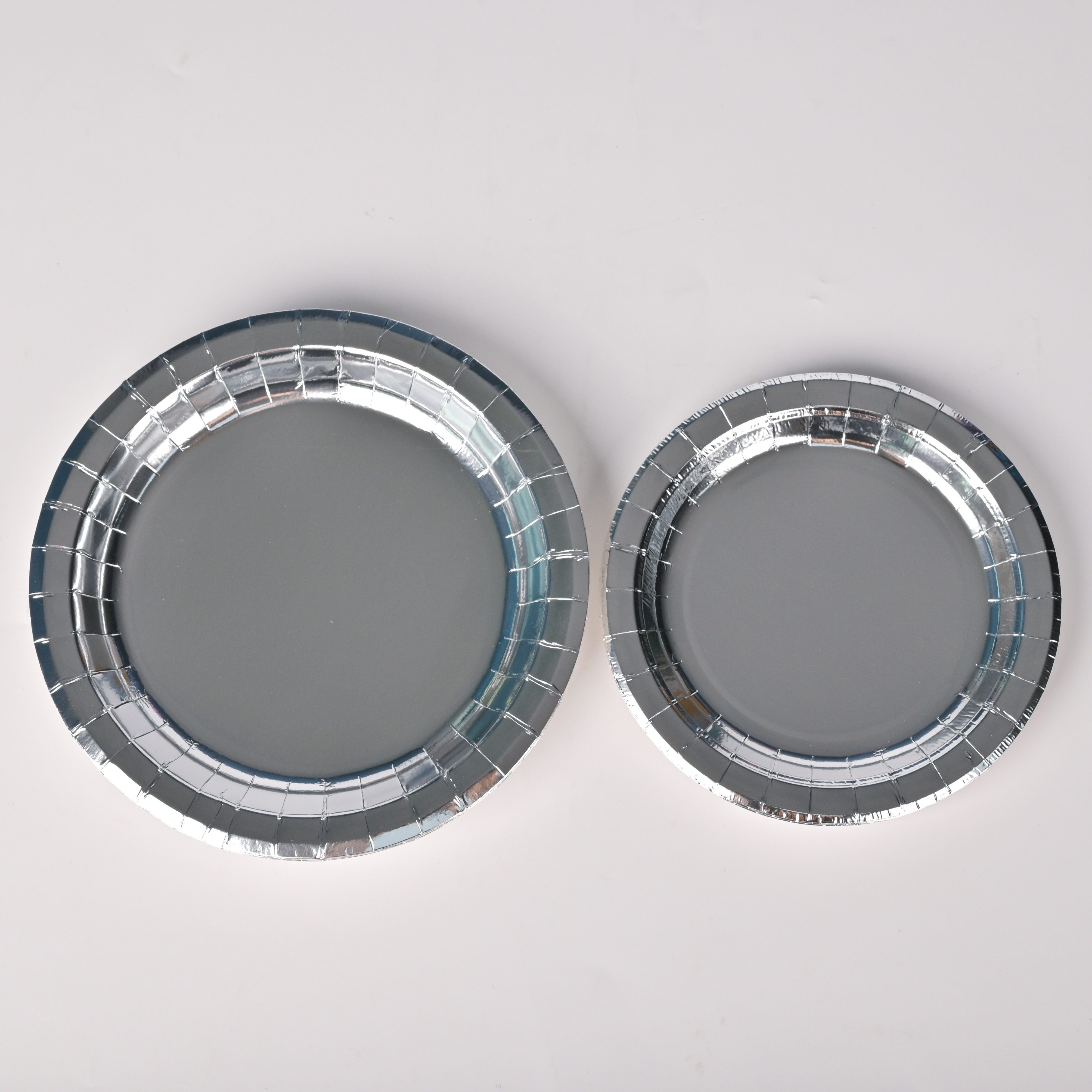 Aluminum Foil Paper Plates for Air Fryer, Oven & Microwave | Disposable Heat-Resistant Eco Wood Pulp Plates 18.5cm/22cm Wholesale - Holidaypac