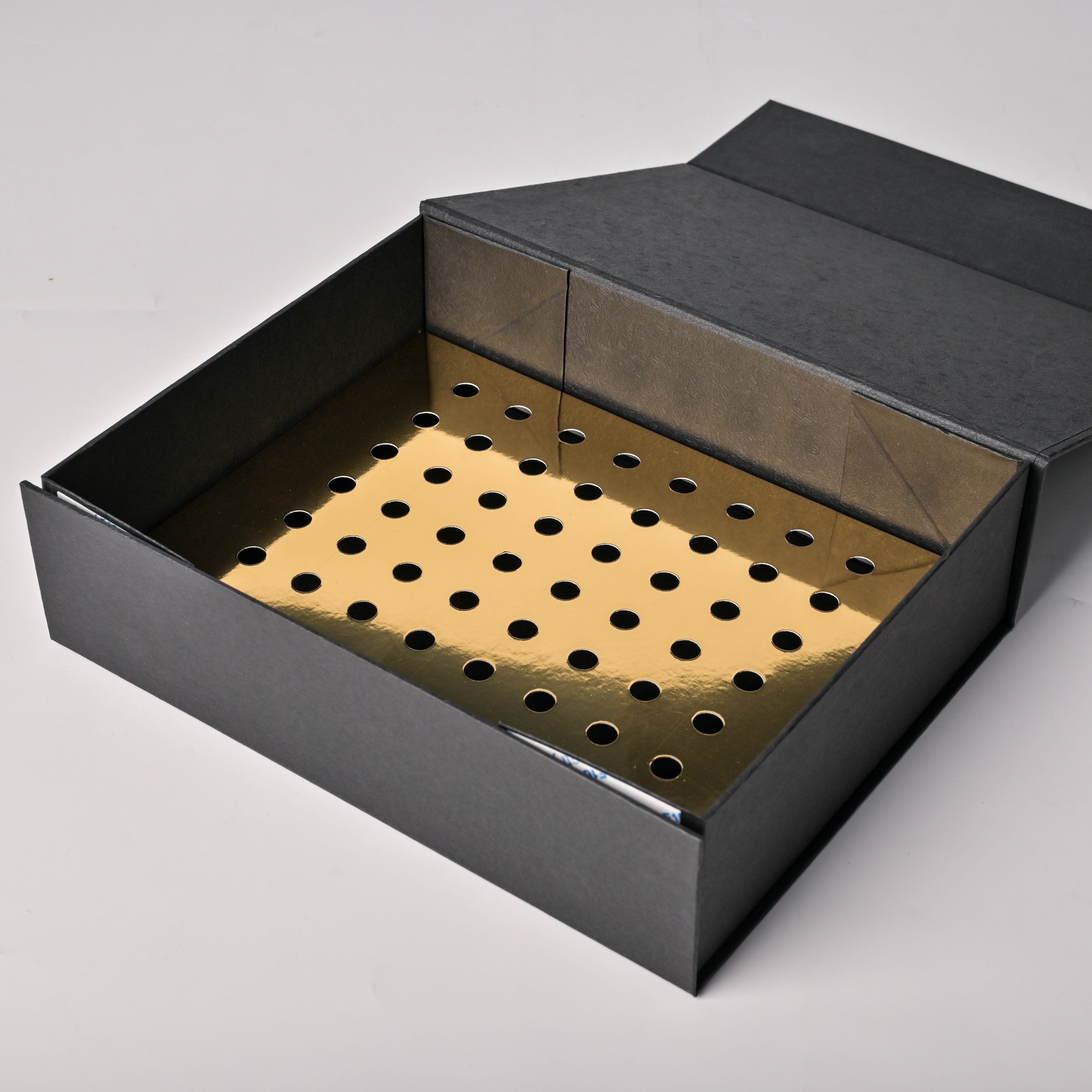 Luxury Sushi Packaging Box Wholesale | Premium Black Gold Foil Stamped Sushi Gift Box with Perforated Tray & Handle Carrier Bag - Holidaypac Factory