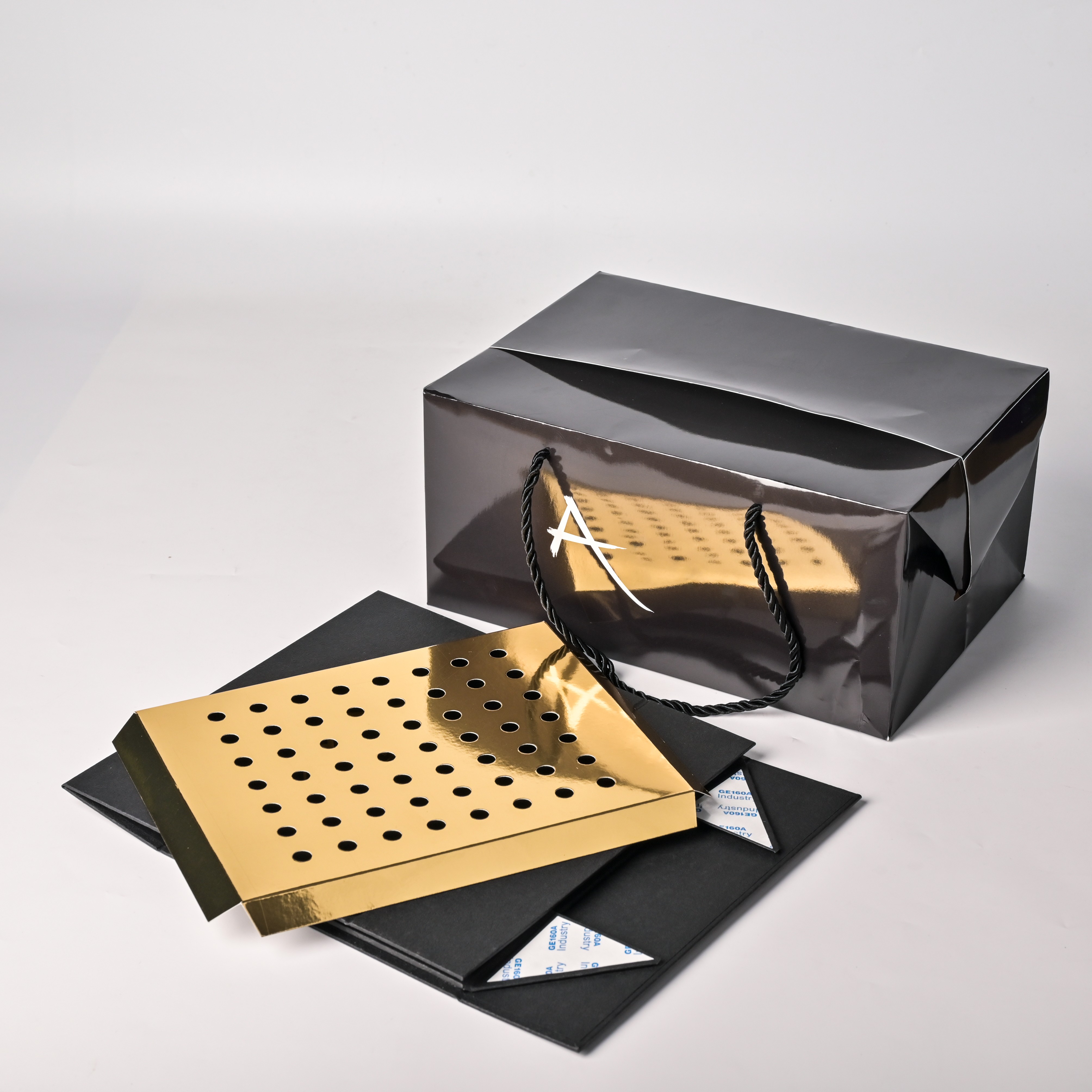 Luxury Sushi Packaging Box Wholesale | Premium Black Gold Foil Stamped Sushi Gift Box with Perforated Tray & Handle Carrier Bag - Holidaypac Factory