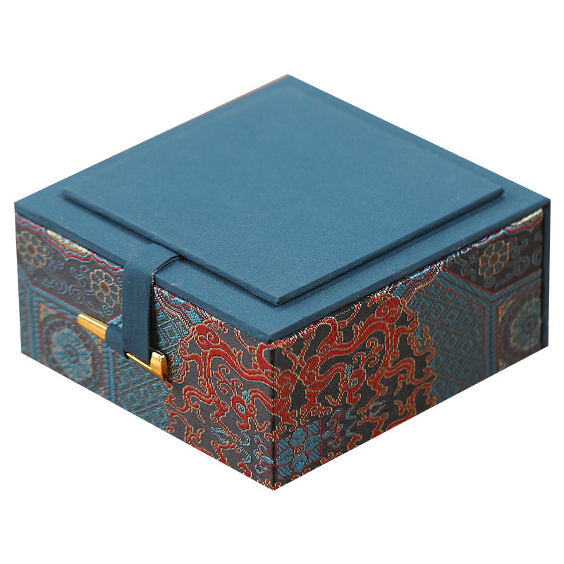 Chinese Style Fabric Jewelry Gift Box with Metal Toggle Closure Factory - Holidaypac