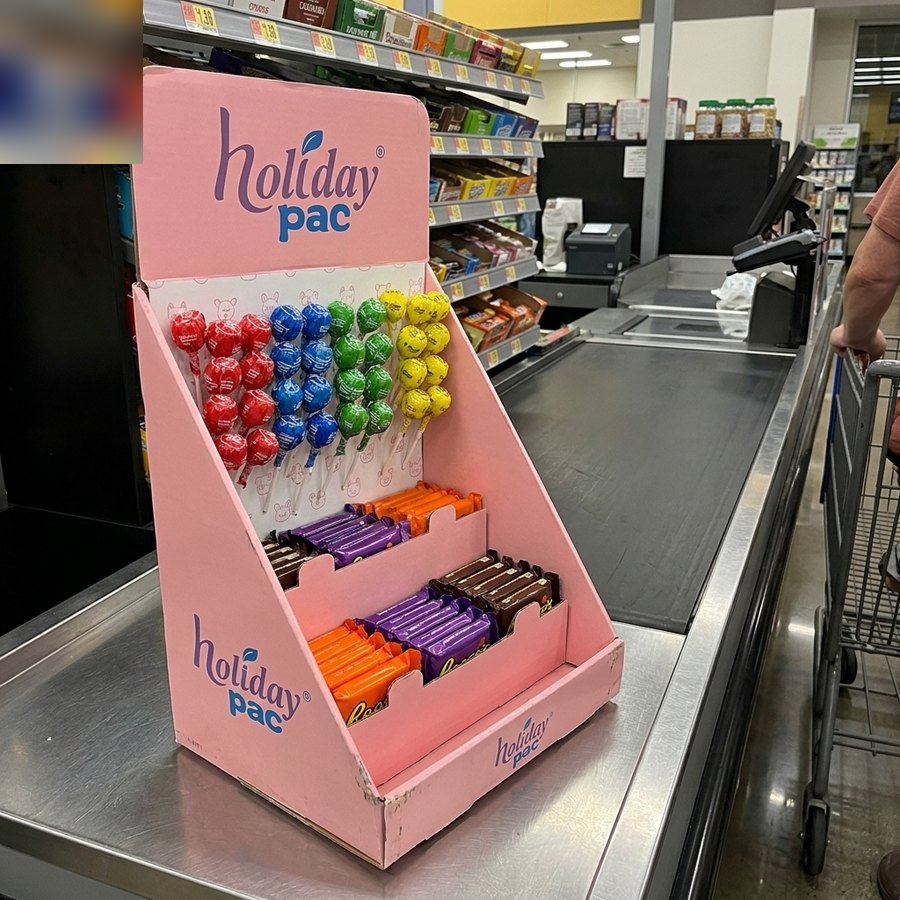 Présentoir de comptoir en carton avec trous pour crochets et plateau - Holidaypac
