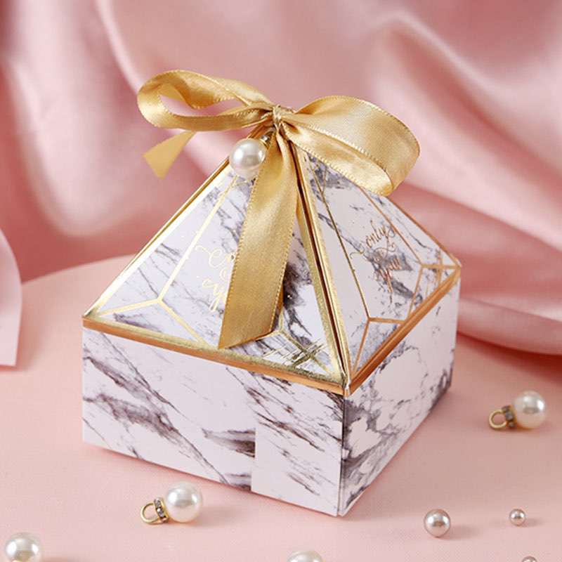 Triangle paper Box for Wedding Decoration Favors Gift Box Candy Chocolate Packing Box with pearl ribbon