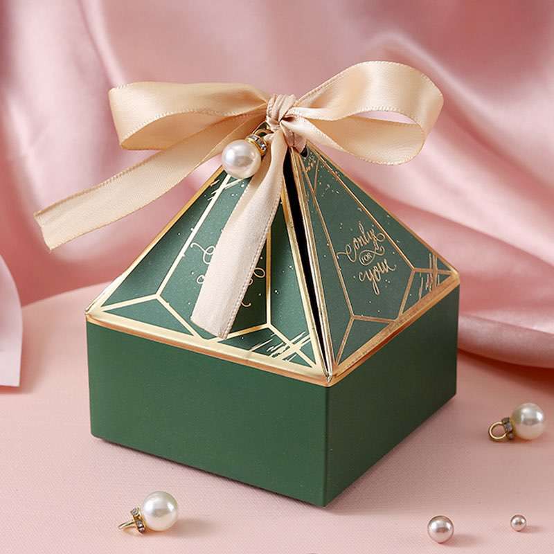 Triangle paper Box for Wedding Decoration Favors Gift Box Candy Chocolate Packing Box with pearl ribbon