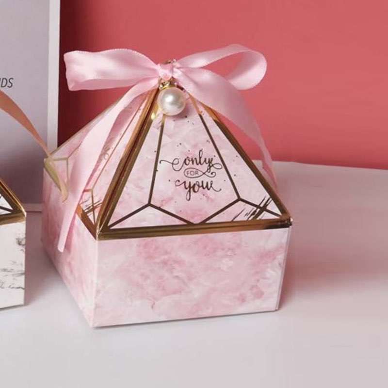 Triangle paper Box for Wedding Decoration Favors Gift Box Candy Chocolate Packing Box with pearl ribbon