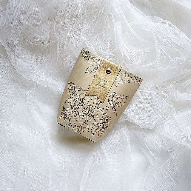 Wholesale Luxury White Paper Favour Boxes Invitation Wedding Packaging Candy Box For Wedding Guests Christmas Baby Shower
