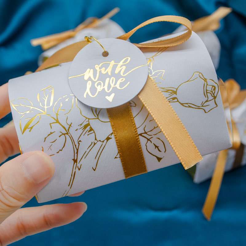 Wholesale Chocolate Candy Luxury White Ribbon Silk Wedding Packaging Box Invitation Card Wedding Candy Box